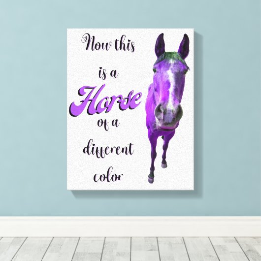 Dit is een paard van een ander kleurenPaars Canvas Afdruk (Insitu (Houten vloer))