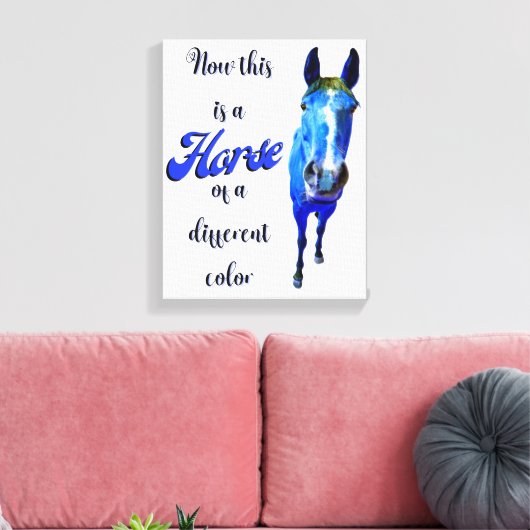 Dit is een paard van een andere kleur in blauw canvas afdruk (Insitu (Woonkamer))