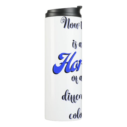 Dit is een paard van een andere kleur in blauw thermosbeker (Gedraaid links)