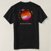 Dit is een "Safe Space" T-shirt – Cosmic Comfort E (Design achterkant)
