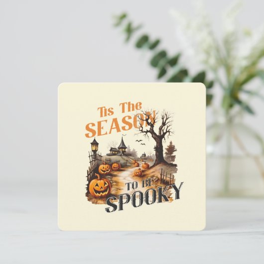 "Dit is het seizoen om griezelig te zijn" midden-e (Staand voorkant)