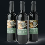 'Dit is het seizoen om Jolly Photo Christmas te zi Wijn Etiket<br><div class="desc">Kerst vakantie aangepaste foto wijn labels in onze groene 'Tis het seizoen om jolly design. Pas deze wijnlabels aan met uw foto en namen. Bezoek onze winkel om te zien coördinerende kerstvakantie kaarten in dit ontwerp.</div>