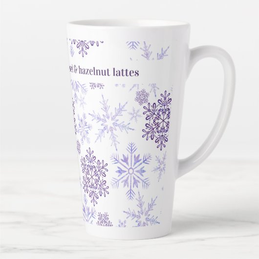Dit is het seizoen voor ... Aangepaste sneeuwvlok Latte Mok (Rechts)