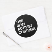 DIT IS MIJN ACTIVISTENKOSTUUM RONDE STICKER (Envelop)