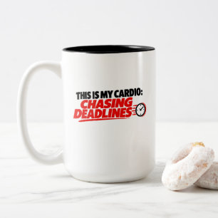 Dit Is Mijn Cardio: Deadlines Najagen T-Shirt Tweekleurige Koffiemok