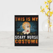 Dit is mijn enge verpleegster kostuum Halloween Ma Kaart (Gele Bloem)