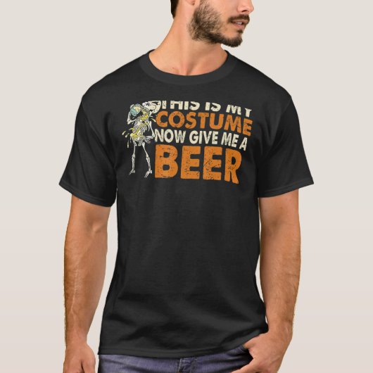 Dit is mijn kostuum... geef me nu een biertje t-shirt (Voorkant)