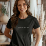 Dit is ongemakkelijk T-shirt, minimalistische soci T-shirt<br><div class="desc">Dit is een onhandig T-shirt. Het is een fantastisch cadeau voor introverte mensen of iedereen die gezegend is met sociale onhandigheid.</div>
