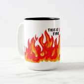 "Dit is prima" (zwart + vuur en vlammen) Tweekleurige Koffiemok (Voorkant links)
