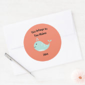 Dit is van Back to School Whale Sinaasappel Ronde Sticker (Envelop)