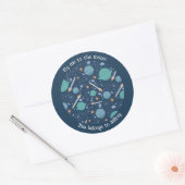 Dit is van het Kinder raketschip Jupiter Saturnus Ronde Sticker (Envelop)