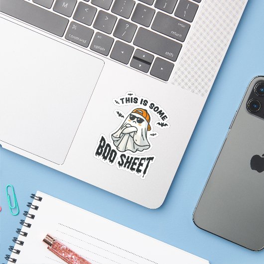 Dit is wat Boo Sheet Halloween Funny Joke Schattig Sticker (Laptop met iPhone)