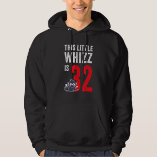 Dit kleine fluitje is 32 jaar oud hoodie