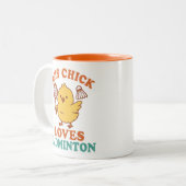 Dit kuiken houdt van badminton tweekleurige koffiemok (Voorkant links)