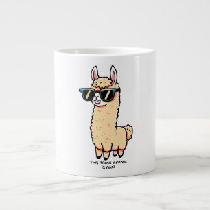 Dit lama drama is een echte eigenzinnige pose in z grote koffiekop