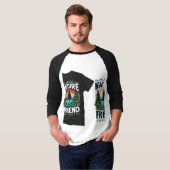 Dit levendige T-shirt heeft de uitdrukking "Natuur (Voorkant volledig)