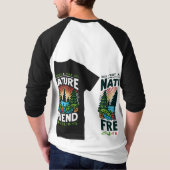 Dit levendige T-shirt heeft de uitdrukking "Natuur (Achterkant)