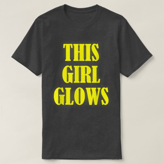 Dit meisje gloeit 80's Retro Neon Party T-Shirt Co (Design voorkant)