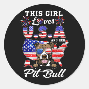 Dit meisje houdt van de VS en hond 4 juli Pit Bull Ronde Sticker