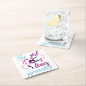 Dit meisje houdt van gymnastiekkraan kartonnen onderzetters (Insitu)