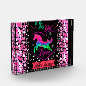 Dit meisje houdt van haar paard fotoblokken (Links)