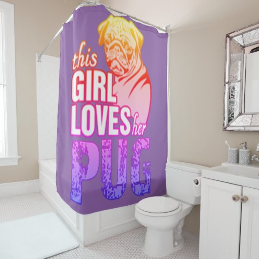 Dit meisje houdt van haar pug douchegordijn (In situ)