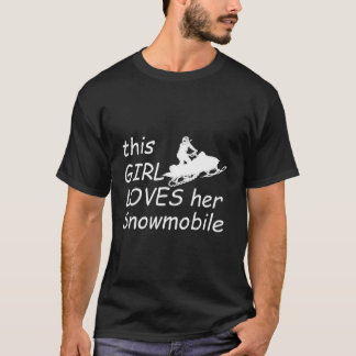 Dit meisje houdt van haar snowmobile t-shirt