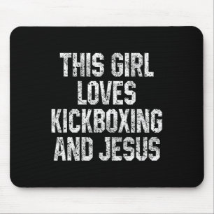 Dit meisje houdt van kickboksen en Jezus Funny Kic Muismat