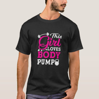 Dit meisje is gek op het gewicht van de pomp. t-shirt
