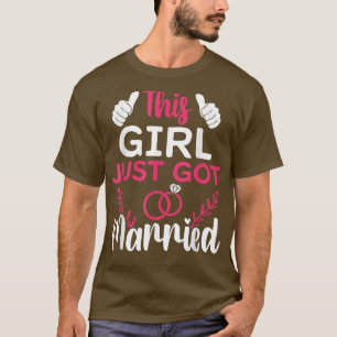 Dit meisje is net getrouwd, net getrouwd met Bride T-shirt