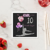 Dit meisje is nu 10 dubbelcijferige gymnastiek servet (Insitu)