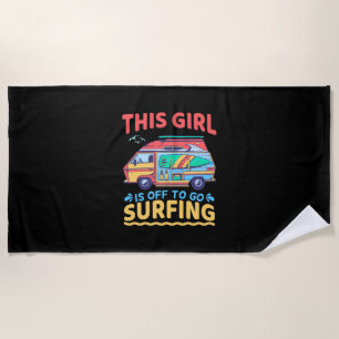Dit meisje is weg om te surfen strandlaken