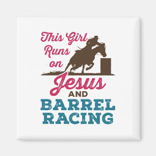 Dit meisje loopt op Jezus en Barrel Racing Magneet