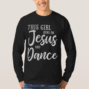Dit Meisje Loopt Op Jezus En Dans Christelijk Cade T-shirt