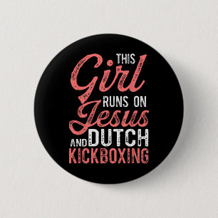 Dit Meisje Loopt Op Jezus En Muay Thai Nederlandse Ronde Button 5,7 Cm