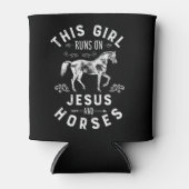 Dit meisje loopt op Jezus en paarden die Eq ruiken Blikjeskoeler (Voorkant)