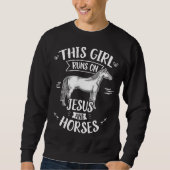 Dit meisje loopt op Jezus en paarden. Trui (Voorkant)