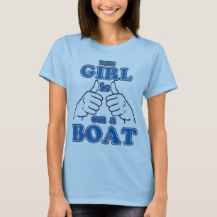 Dit meisje staat op een BOAT T-shirt