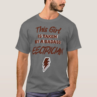 Dit meisje wordt ingenomen door een elektricien vo t-shirt