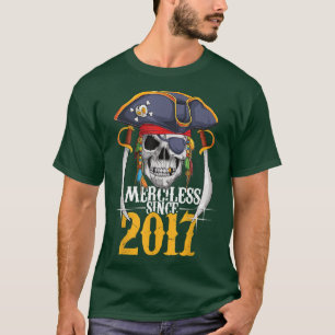Dit piraat maakte van vijf jaar kind meisje van vi t-shirt