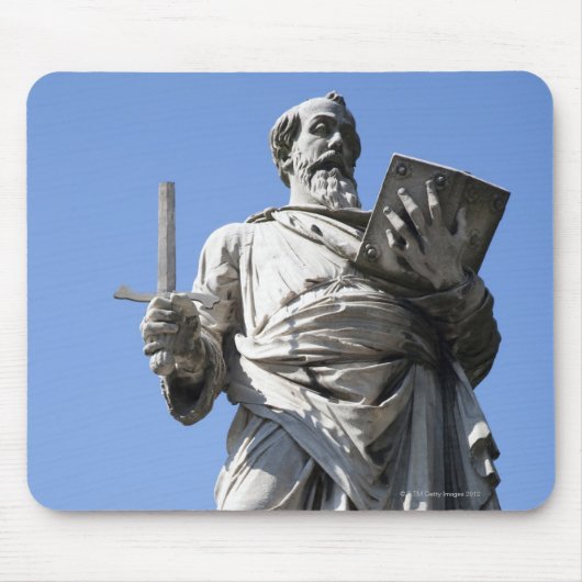 Dit standbeeld van Saint Paul staat op de juiste p Muismat (Voorkant)