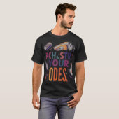 Dit T-shirt ontwerp draagt een (Voorkant volledig)