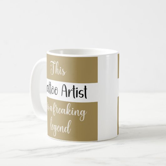 Dit Tattoo kunstenaar is een freaking Legend Funny Koffiemok (Voorkant links)