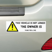 Dit voertuig is niet bewapend bumpersticker (Op auto)