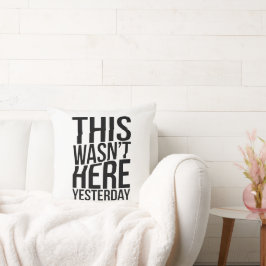 Dit was er gisteren niet - Reality Glitch Kussen