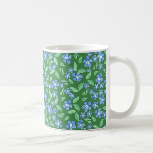 Ditsy Bright Blue Periwinkles op Green Floral Koffiemok (Rechts)