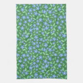 Ditsy Bright Blue Periwinkles op Green Floral Theedoek (Verticaal)