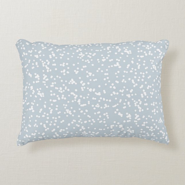 Ditsy Dots Patroon - Wit op Stofblauw Accent Kussen (Voorkant)