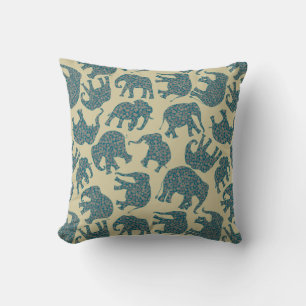 Ditzy Paisley Elephants op Beige Pillow of Cushion Kussen
