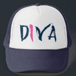 Diva Blue & Roze tekstontwerp Trucker Pet<br><div class="desc">Diva-tekstontwerp. Schuif donkerblauw en roze accent modern handgeschreven tekstontwerp</div>